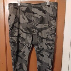 Wrangler Authentics Men's Regular Fit Tapered Cargo Pants CAMOFLAGE 42X29